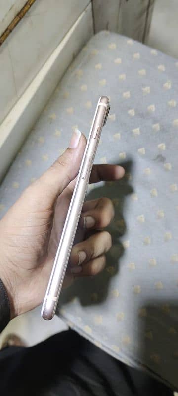 iphone 8 plus JV pta 64 GB all ok just panal change hy finger fall hy 5