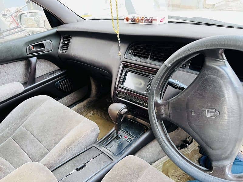 Toyota Crown 1994 8