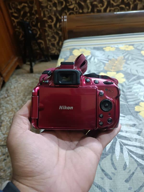 Nikon d5200 with 18/55mm Red product. 4