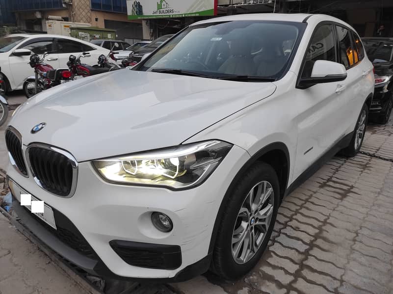 BMW X1 2017 X1 sDrive18i A/T 2