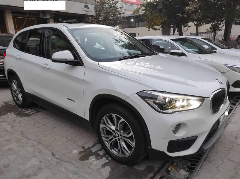 BMW X1 2017 X1 sDrive18i A/T 3