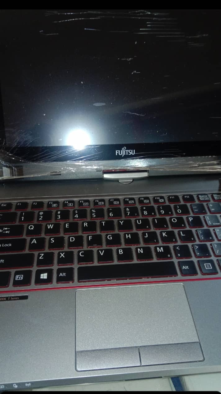 Fujitsu brand new japani company laptop with finger print senser 1