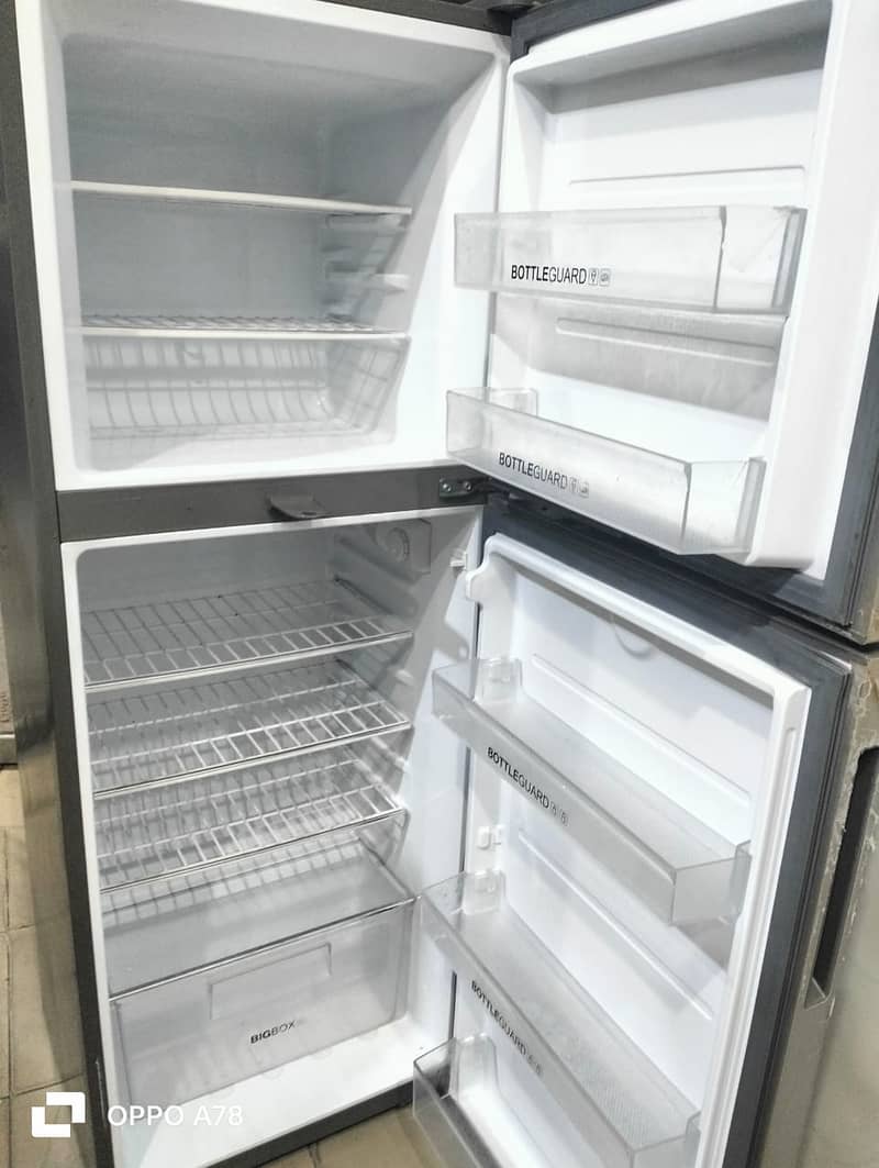 HAier fridge MEdium size  (0306=4462/443) achaset 8