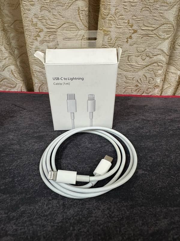 Apple Original 20W Charger & Cable 2