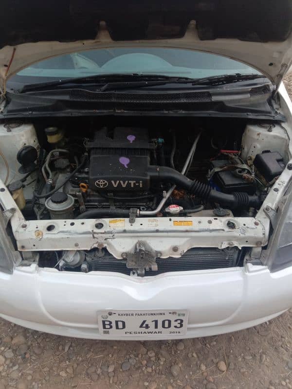 Toyota Vitz 2000 3