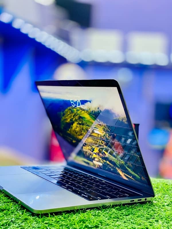 MACBOOK PRO 2017 TOUCH BAR 3