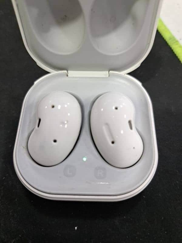 samsung buds 1