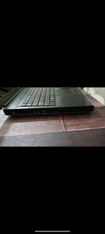 Dell Workstation.    core i7\1st gen.    01 gb graphic card.   17 inch 4