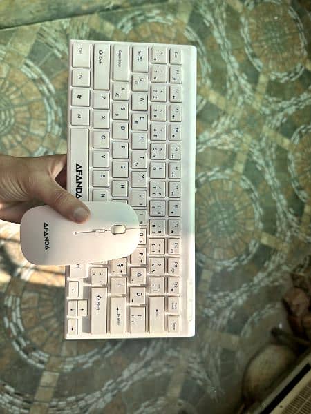 Keyboard mouse with dongle 3