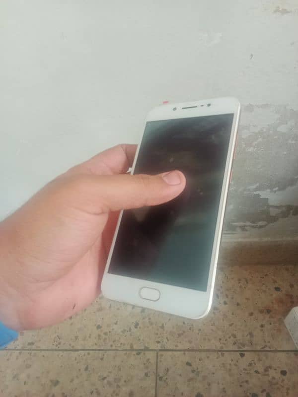 vivo y67 4gb 64gb 10 by 9 all ok pta aproved 3