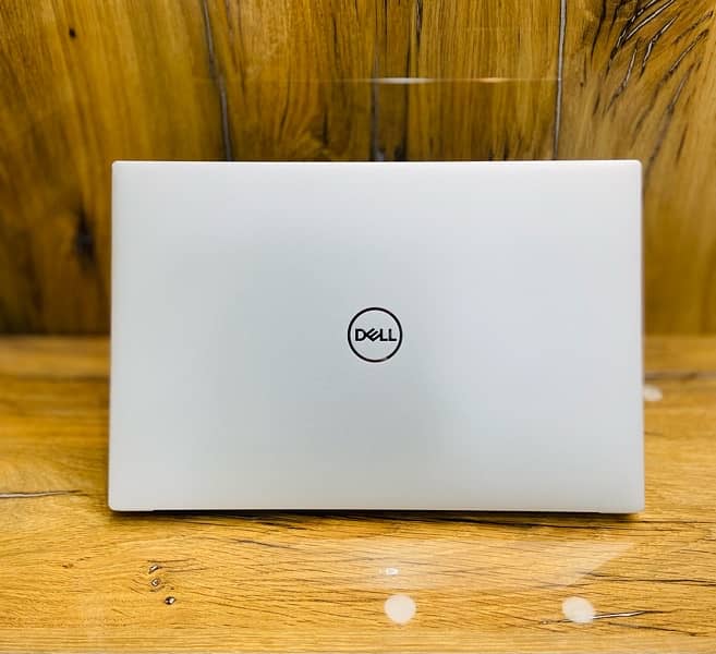 Dell XPS 7590 Touch 4k i7-9th Gen 16GbRam 256GbSSD 4Gb Nvidia GTX 1650 0