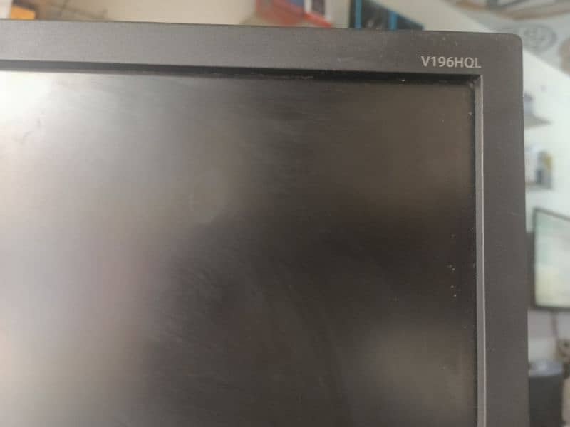 Acer 19 inch lcd 1