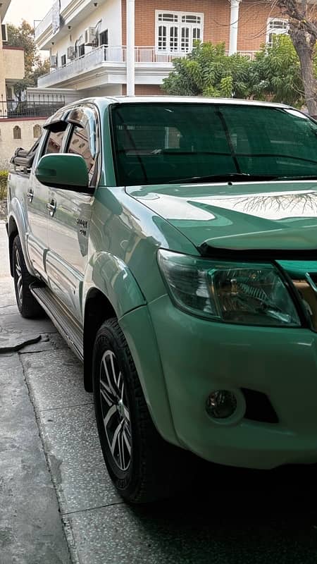 Toyota Hilux Vigo Champ V 2013 - Total Genuine - Isb Registration 4