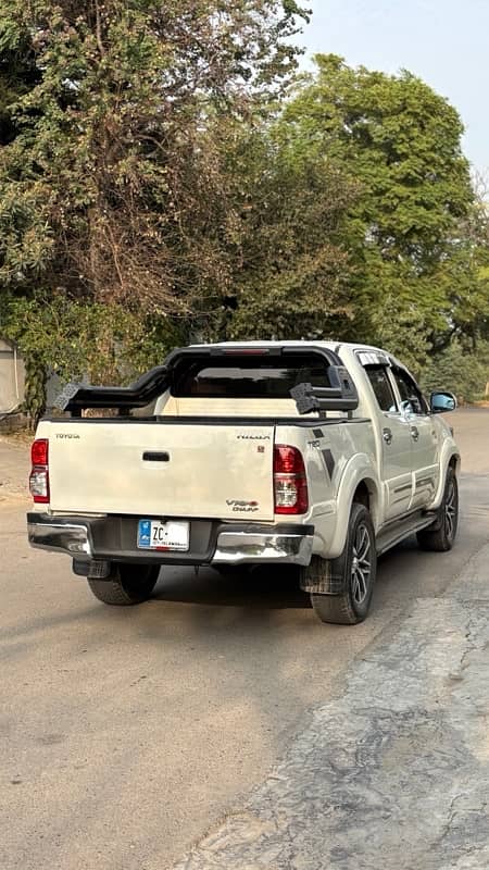 Toyota Hilux Vigo Champ V 2013 - Total Genuine - Isb Registration 12