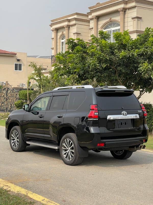 Toyota Prado 2019 1