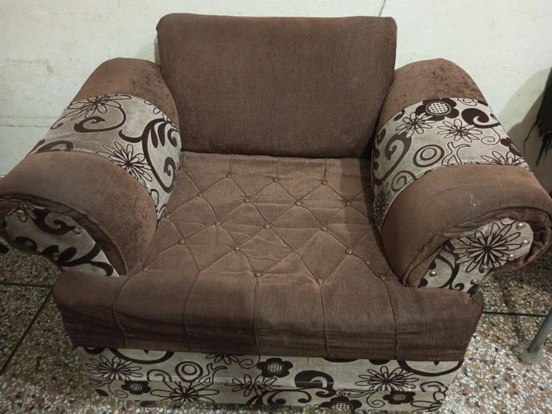 5 seater sofa set with 5 coasions 1