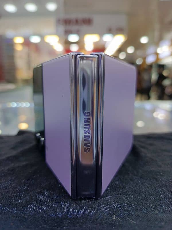 Galaxy Z Flip4 Purple 8/512 Official PTA 2