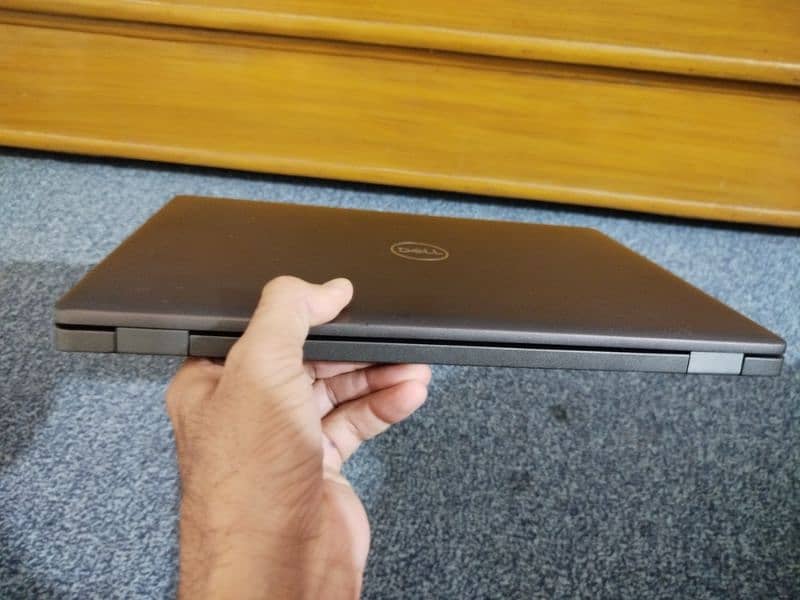 Dell laptop Latitude 5400 9