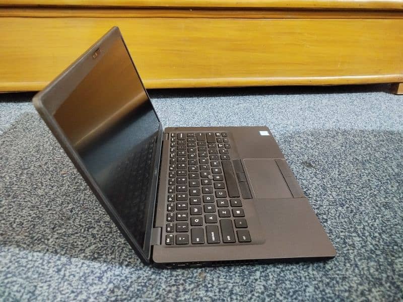 Dell laptop Latitude 5400 11