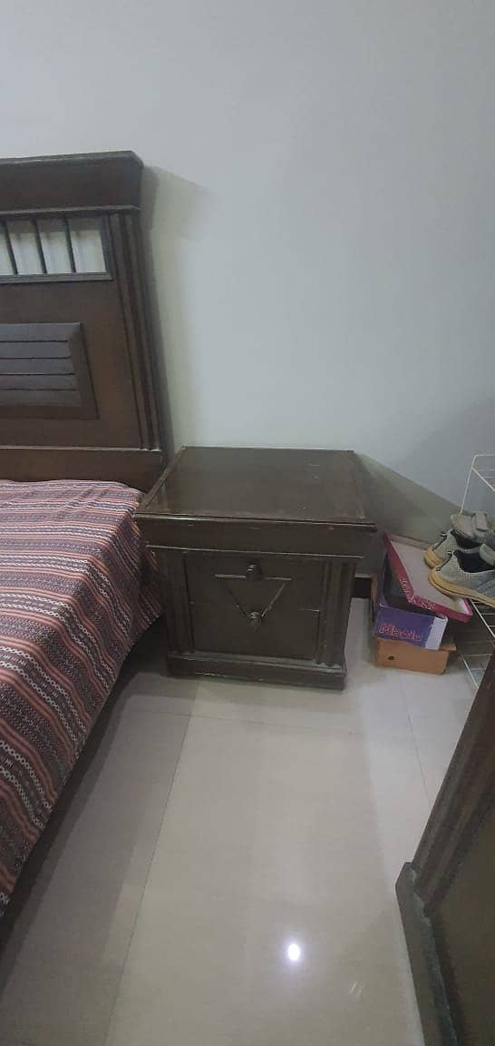 Complete Bedroom Set in Mint condition 5