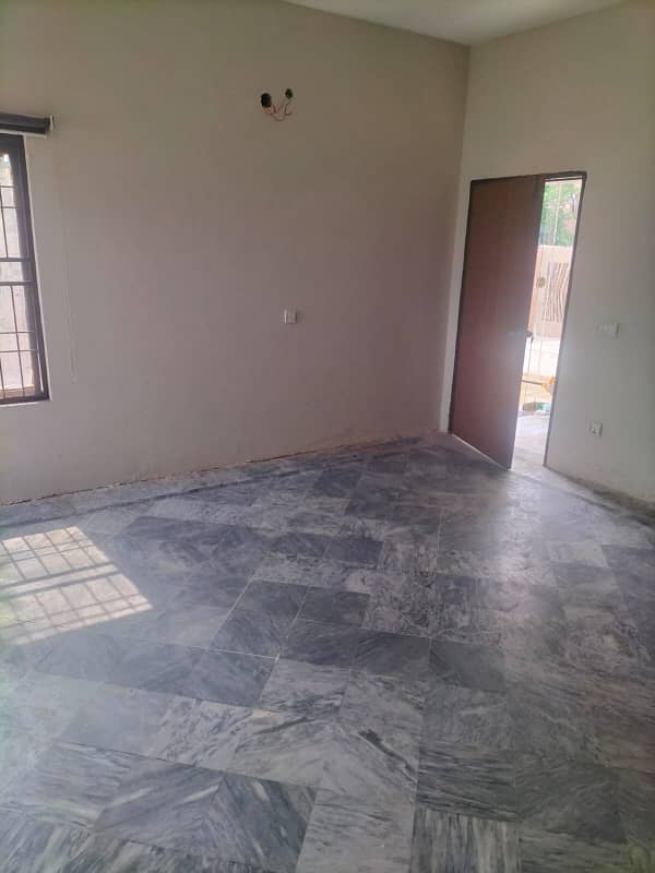 Kanal Lower Portion For Rent In Valencia Town Lahore 8