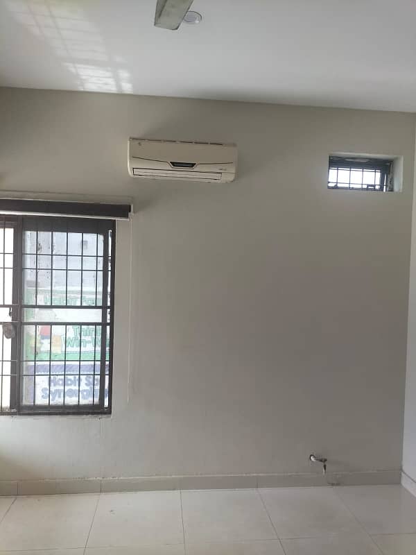 Kanal Lower Portion For Rent In Valencia Town Lahore 15