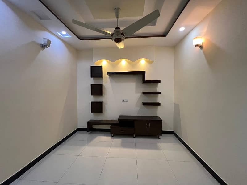 5 Marla Vip Condition House Available For Rent In Canal Garden Near Bahria Town Lahore 1