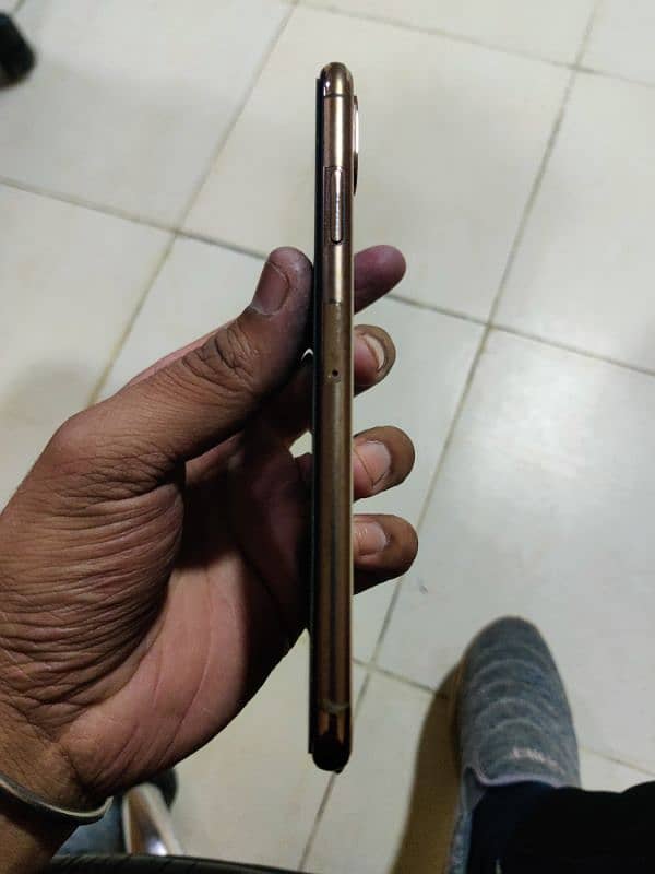 Apple iphone Xs max 256gb Pta Approved 1