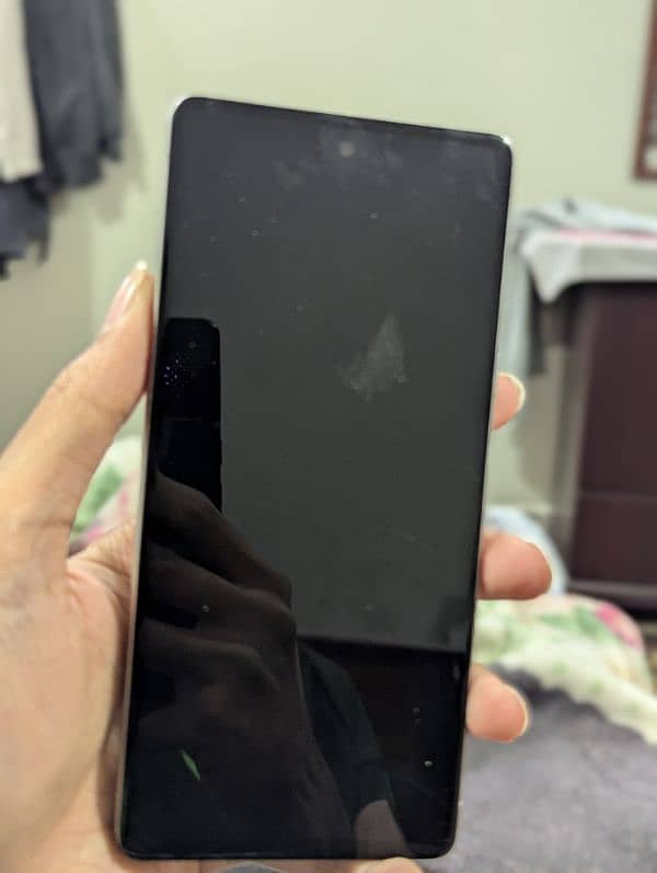 PIXEL 7 PANEL BROKEN 1