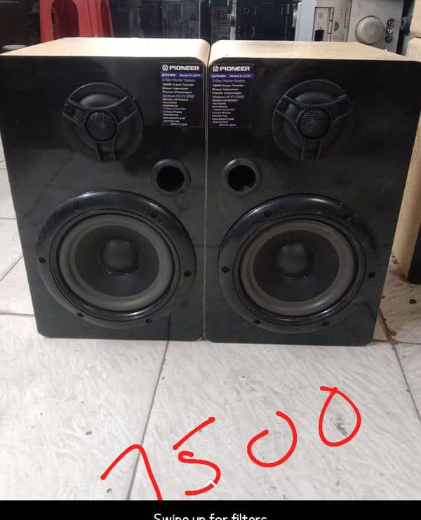 woofer speaker. . 1