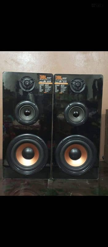 woofer speaker. . 5