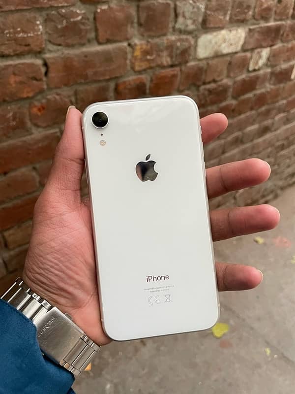 iPhone XR 64gb battery health 78% condition 10/9.5 2