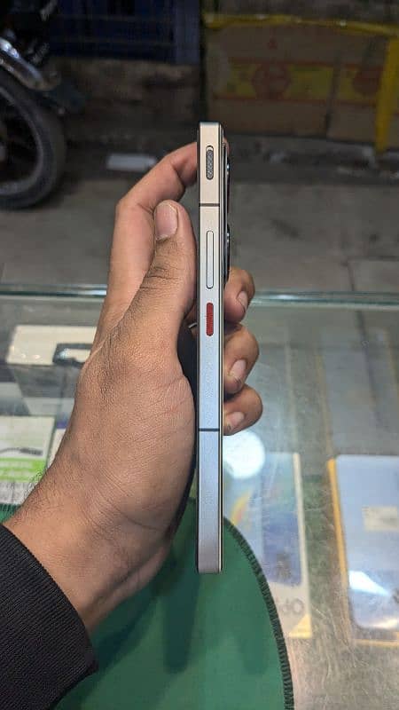 Nubia Z50 Ultra 12/512 3