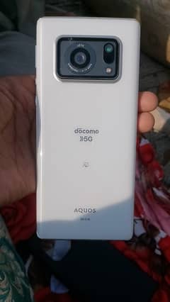 Aqous r6 12gb ram 128gb memory