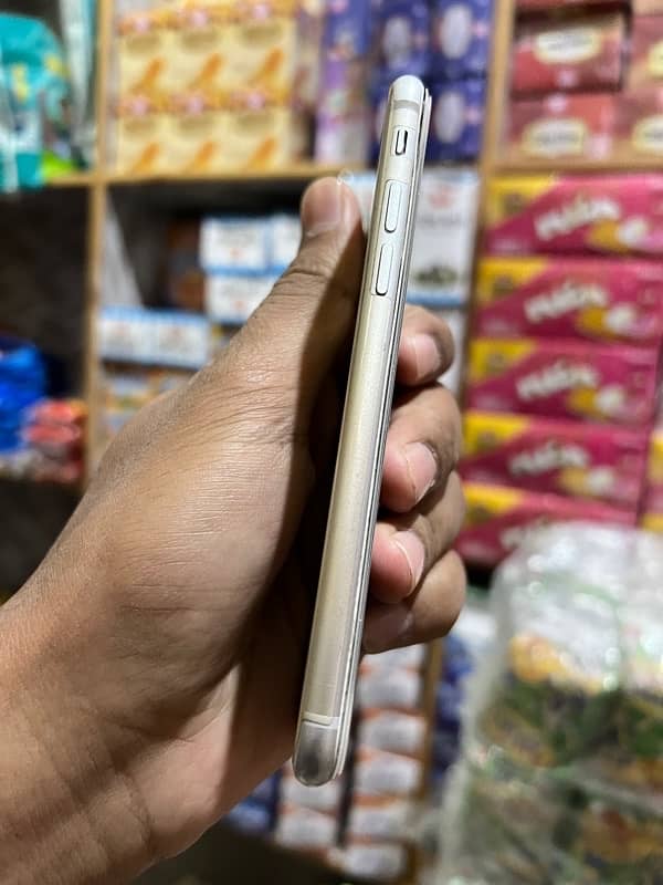 iPhone 8 simple 64 PTA APPROVED better then (6,6s,7,7plus) 2