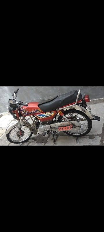 United bike for sale urgent sale first owner all documents on my nam 0