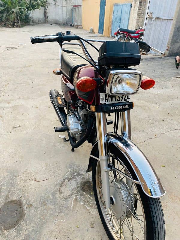 Honda CG-125 9