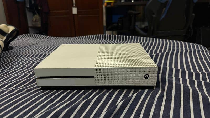 Xbox One S 0