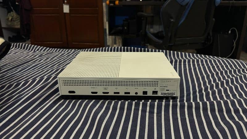 Xbox One S 1