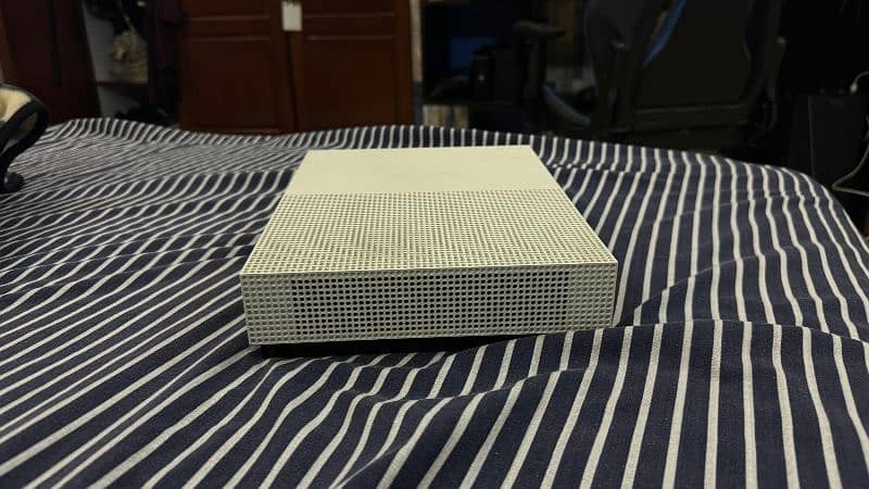 Xbox One S 3