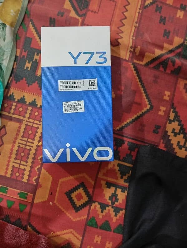 y73 10/10 condition orignal charger with box 1