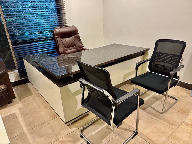 Executive Boss Table With Executive Chair 4