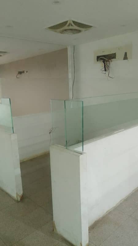 Clifton Main Road Office For Rent With Glass Chambers 21