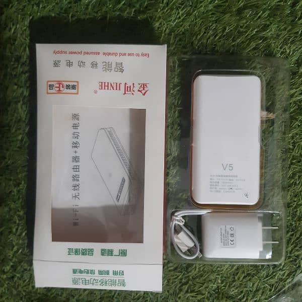 imorted  wifi router power bank 8000 mah 0