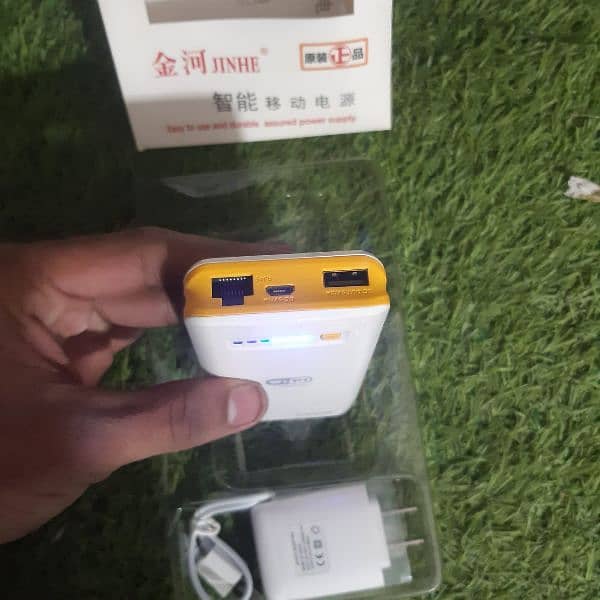 imorted  wifi router power bank 8000 mah 1