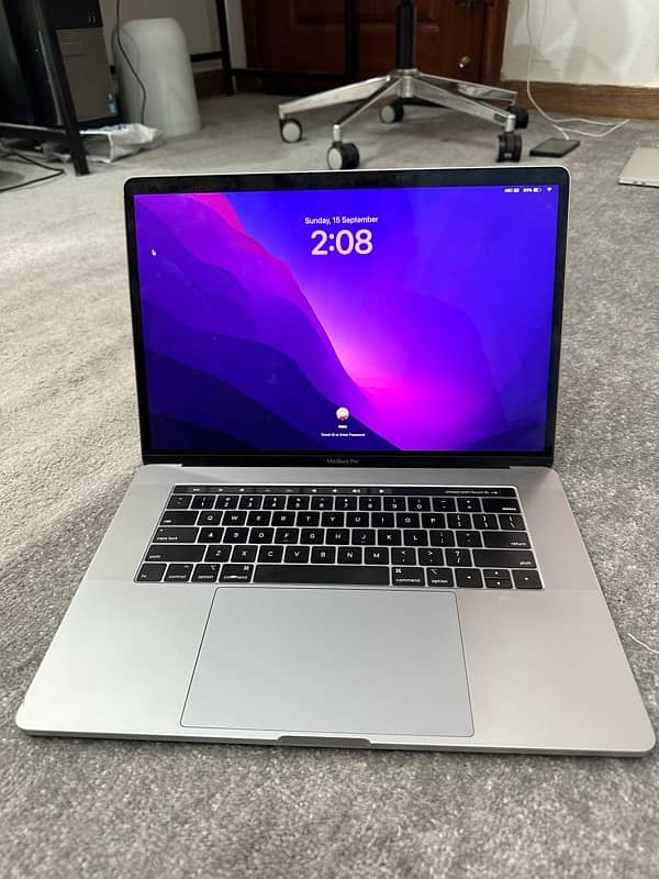 macbook pro 2019 15.4inch 0