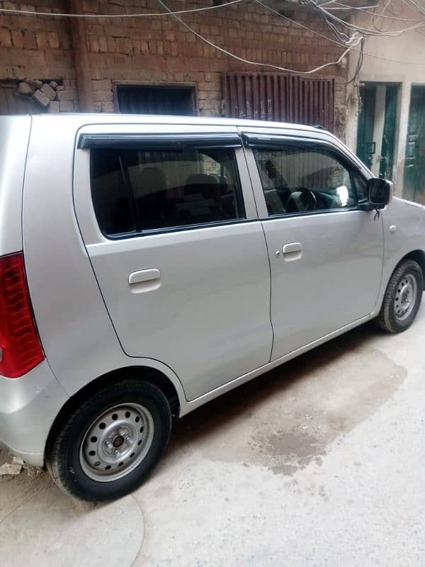 Suzuki Wagon R 2017 8