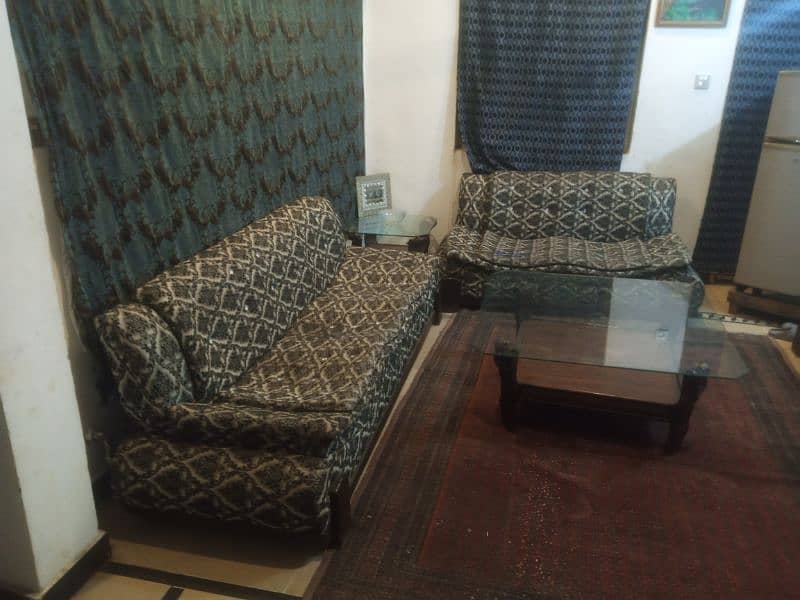 7 seater sofa with wood table 2