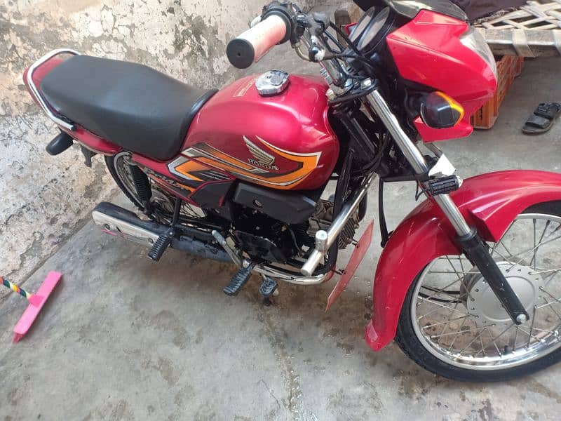 Honda pridor 100 cc 5