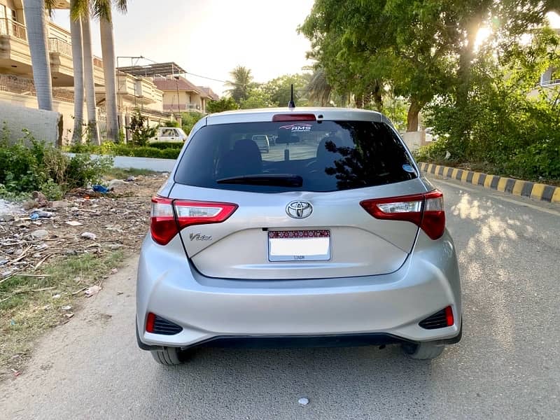 Toyota Vitz 2018 model 2023 register 1st owner family use car 3